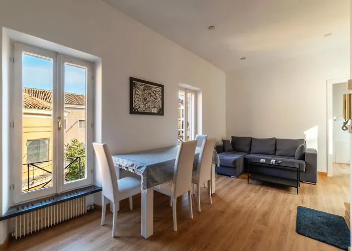 Appartamento Via Del Piè Di Marmo Private Roma